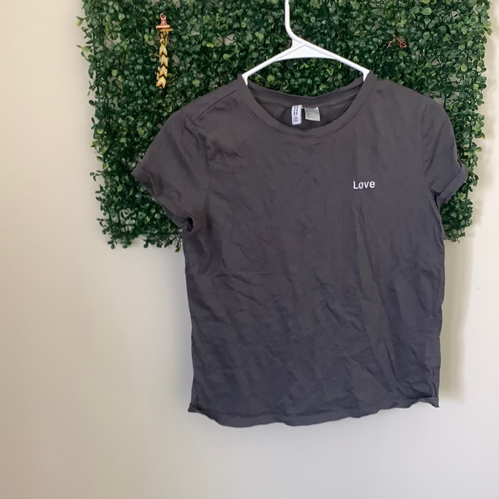 Gray tee